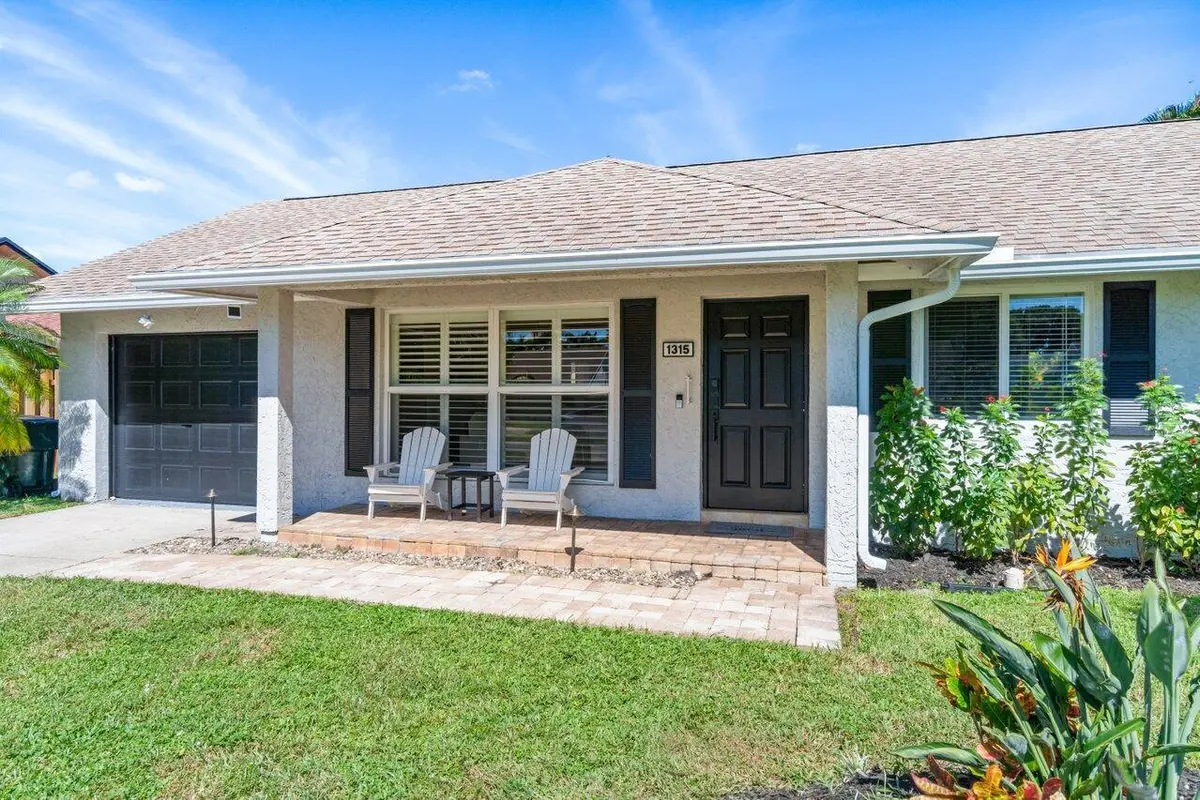 front of house at 1315 Fulmar Drive, Delray Beach