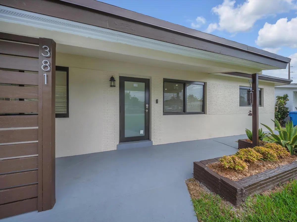 04-DSC0300 at 381 NE 43rd Court, Oakland Park