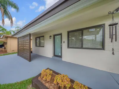 381 NE 43rd Court, Oakland Park – sold
