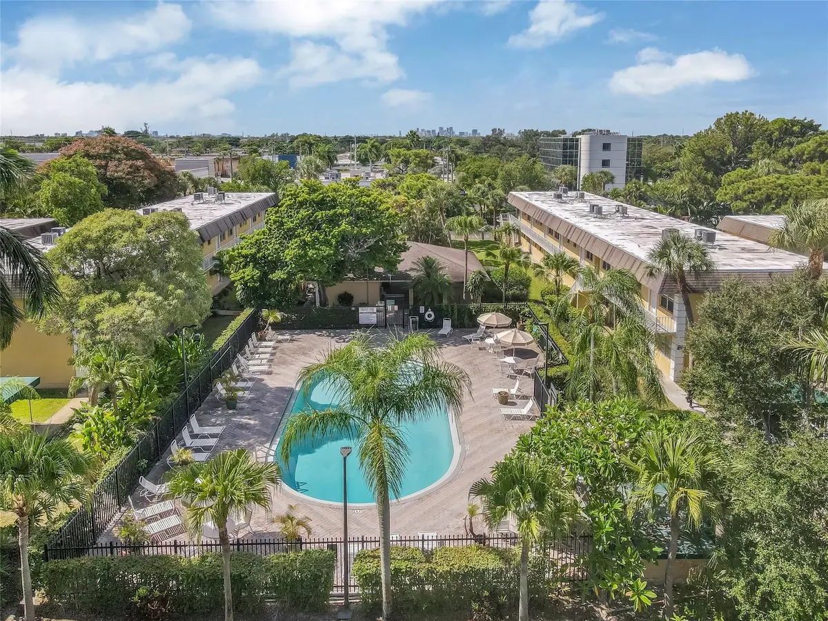 Photo 8 at 5186 NE 6th Avenue 710, Oakland Park