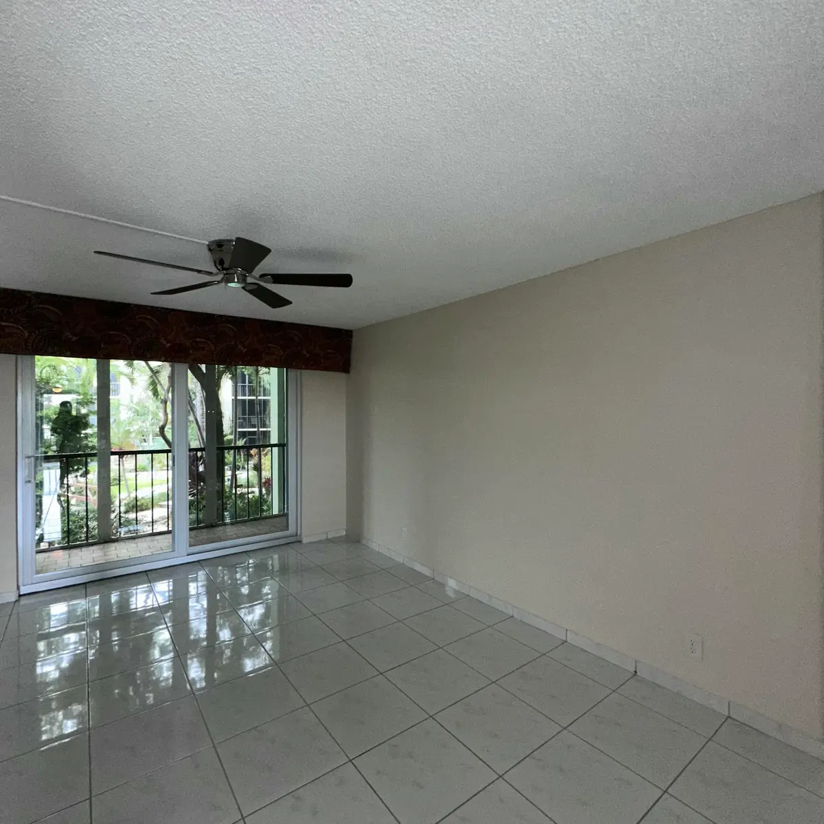 IMG_8313 at 5300 NE 24th Terrace 211c, Fort Lauderdale