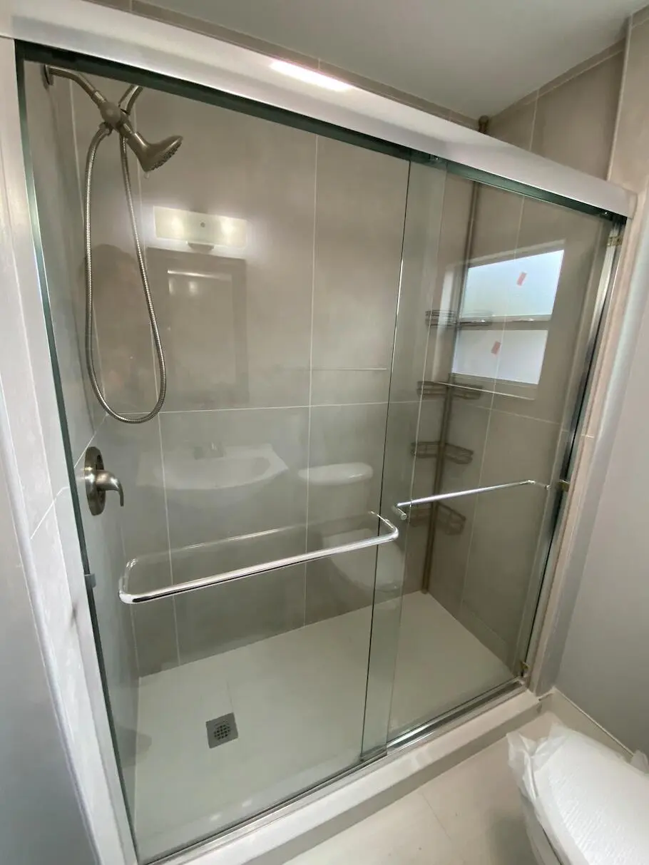 Unit 2 Bath at 603 N Dixie Highway 1, Lake Worth Beach