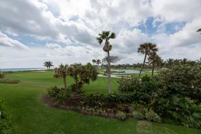 2335 S Ocean Boulevard 19e, Palm Beach – sold