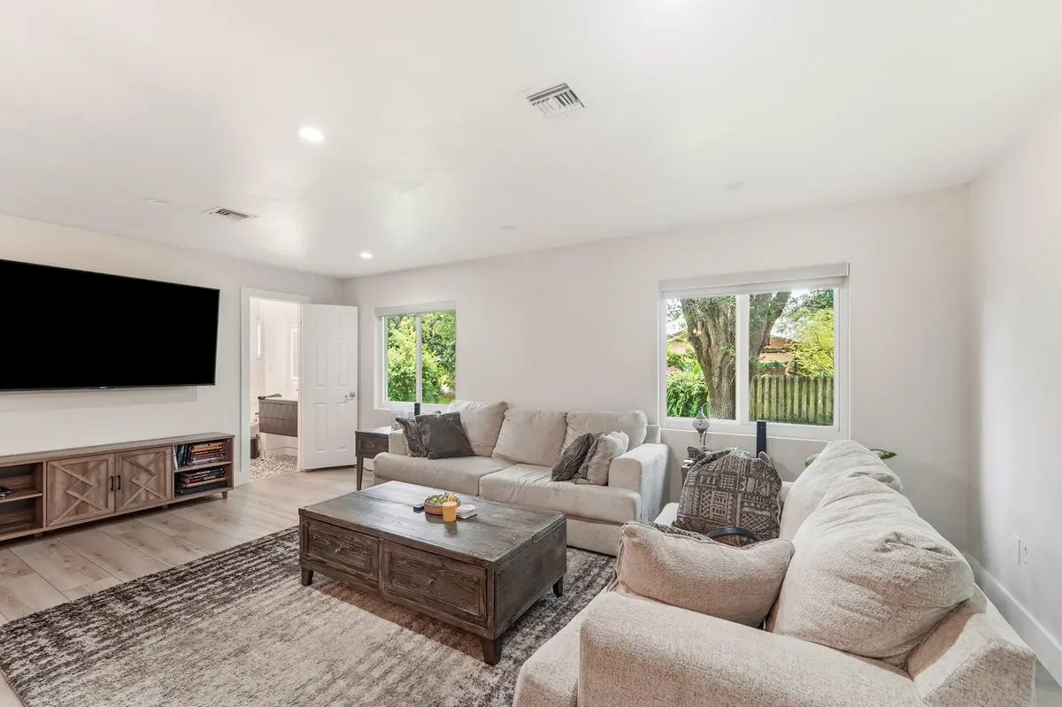 10_living room at 11700 NW 27th Street, Plantation