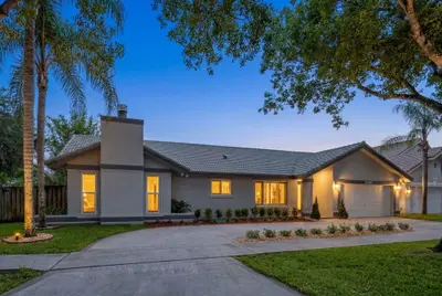 11595 S Quayside Drive, Cooper City – sold
