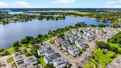 3240 Lake Osborne Drive Apt 104, Lake Worth Beach – sold