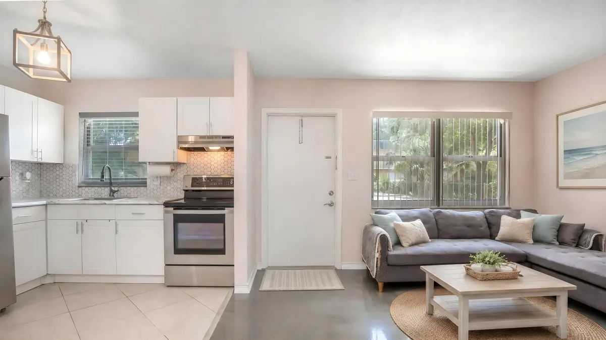 DSC07142 (1) at 5186 NE 6th Avenue 710, Oakland Park