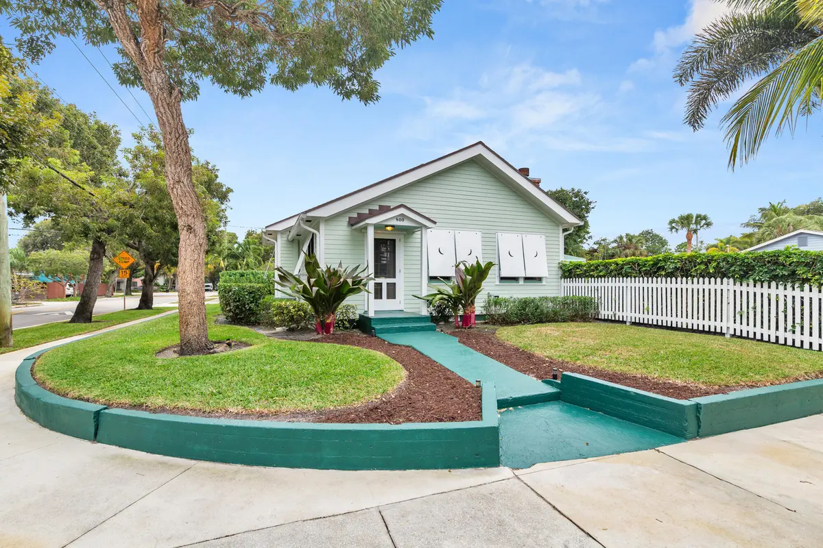 800 Kanuga Drive at 800 Kanuga Drive, West Palm Beach