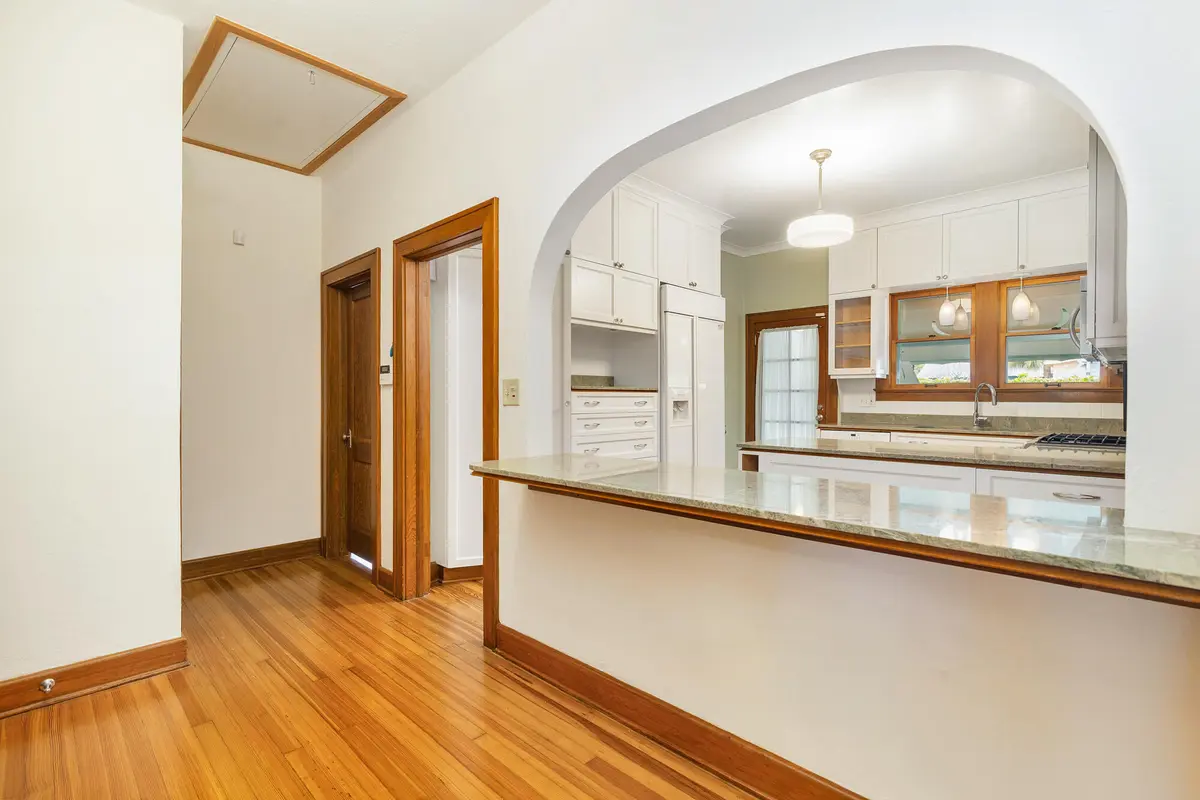Breakfast Bar at 800 Kanuga Drive, West Palm Beach