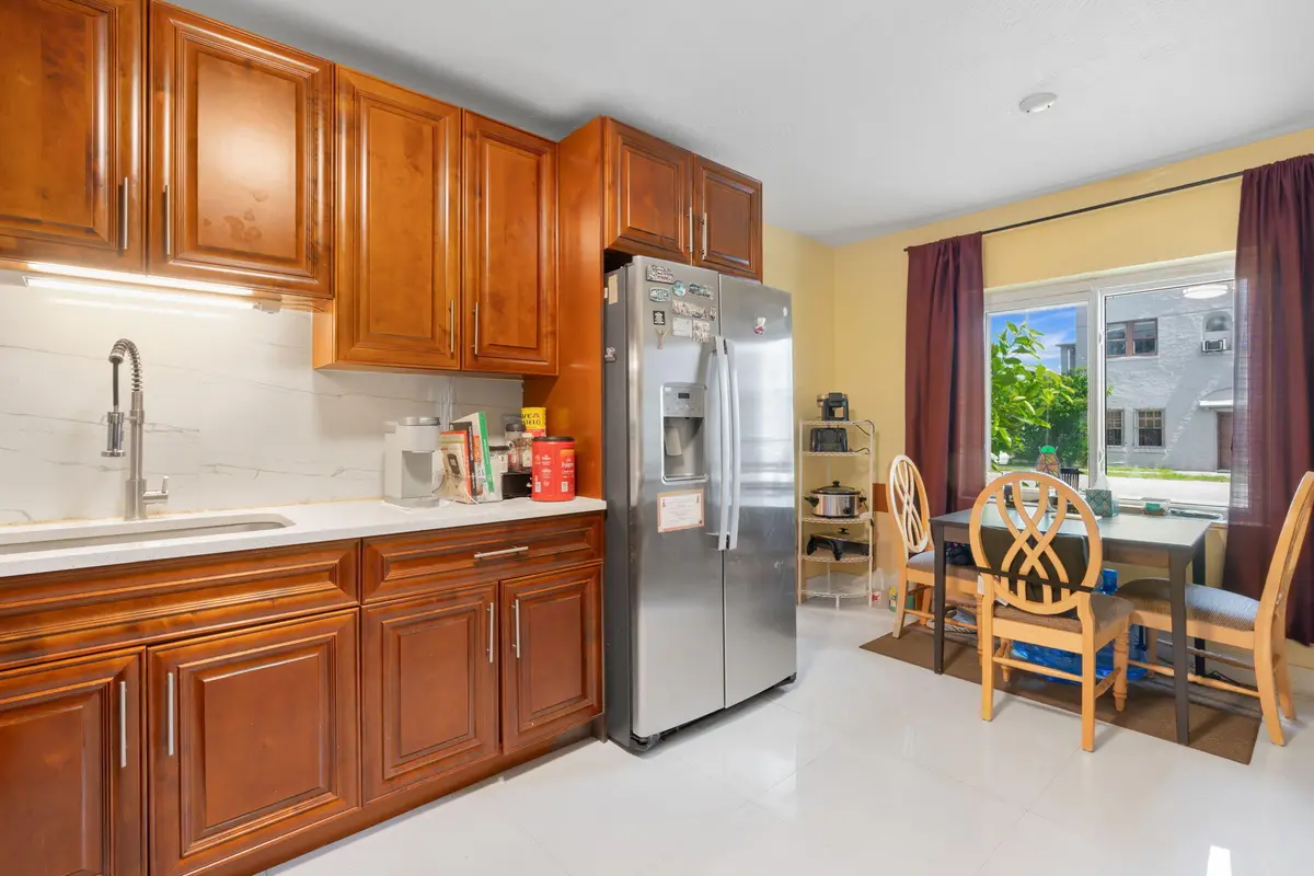 4-web-or-mls-2126 Washington St Hollywoo at 2126 Washington Street, Hollywood