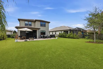 127 SE Courances Drive, Port St. Lucie – sold