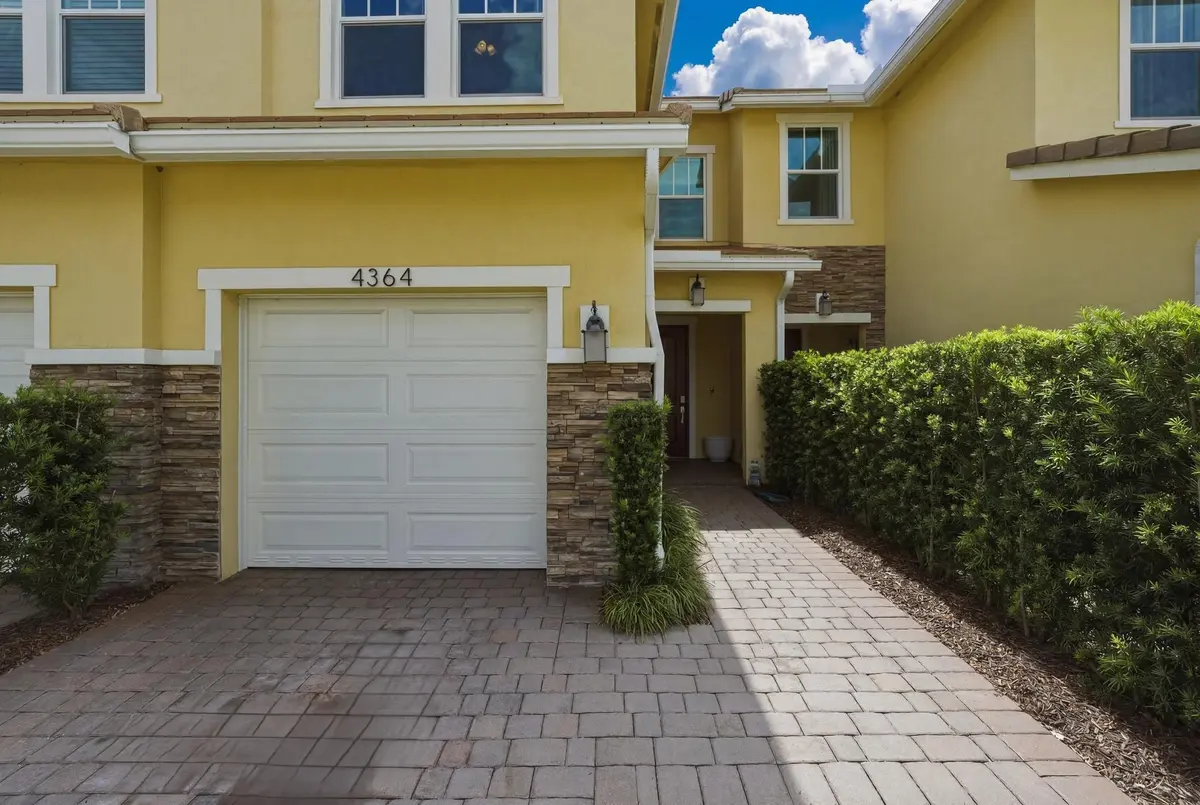 DSC06774_reedit_5d68f311 at 4364 Veleiros Avenue, Deerfield Beach