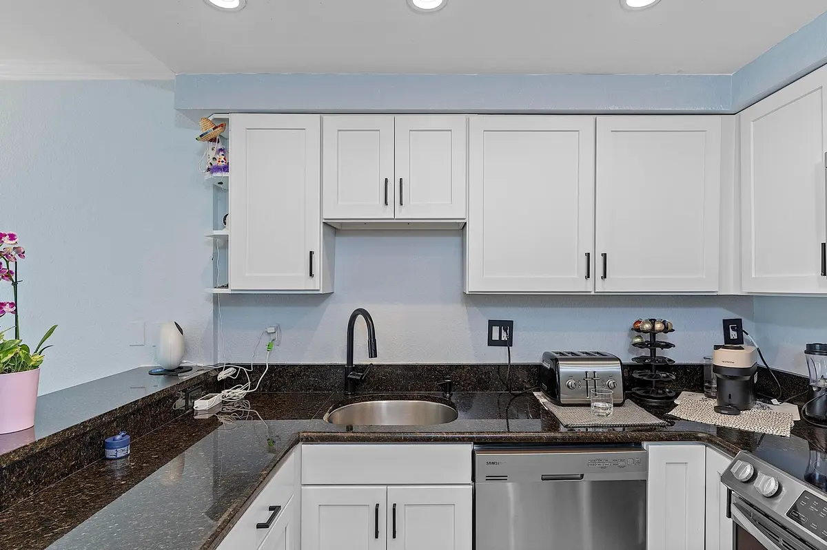 2900 NE 30th St - # 8J - 129 at 2900 NE 30th Street Apt 8j, Fort Lauderdale