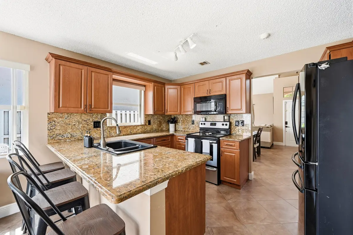 10_kitchen at 4529 NW 60th Court, Coconut Creek