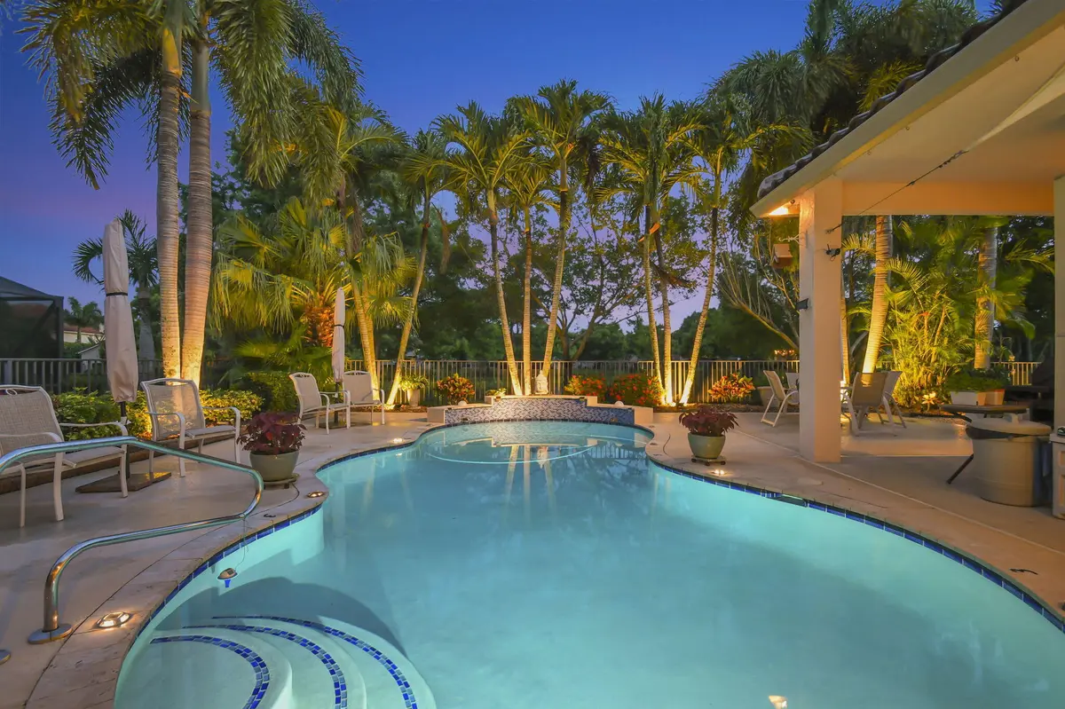 The pool evening view at 7039 Brunswick Circle, Boynton Beach