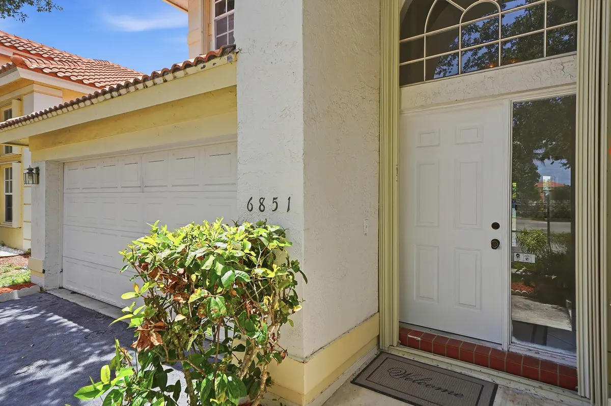 07_exterior entry at 6851 NW 27th Street, Margate