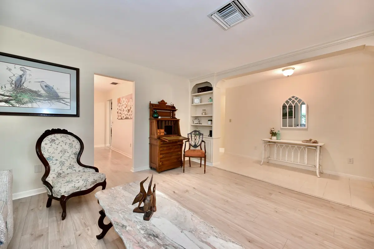 L4 at 129 Alhambra Place, West Palm Beach