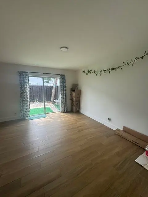 e5870155-f220-4ec6-ac24-184149c6c80c at 1829 SW 81st Way 5, Davie