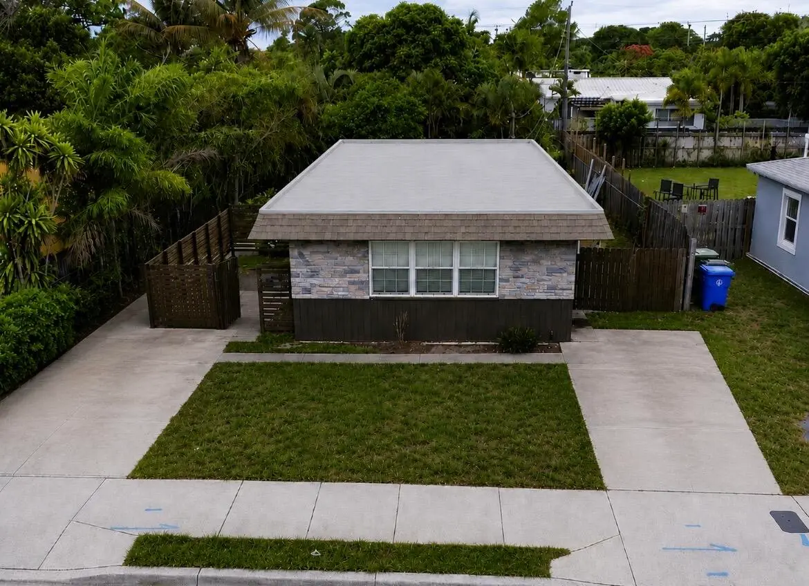 front aireal at 1429 N Andrews Avenue, Fort Lauderdale
