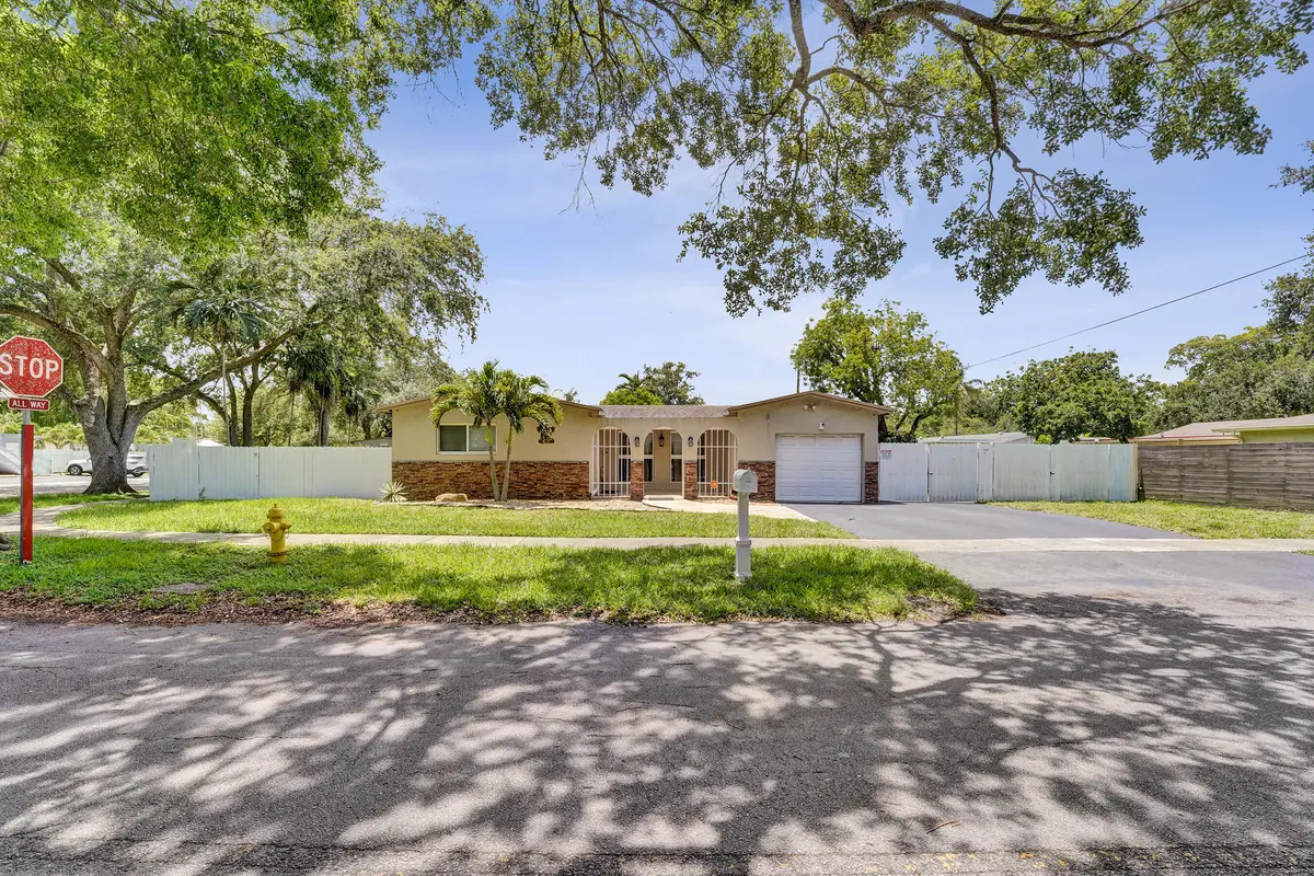 DSC01070 at 9101 SW 52nd Court, Cooper City