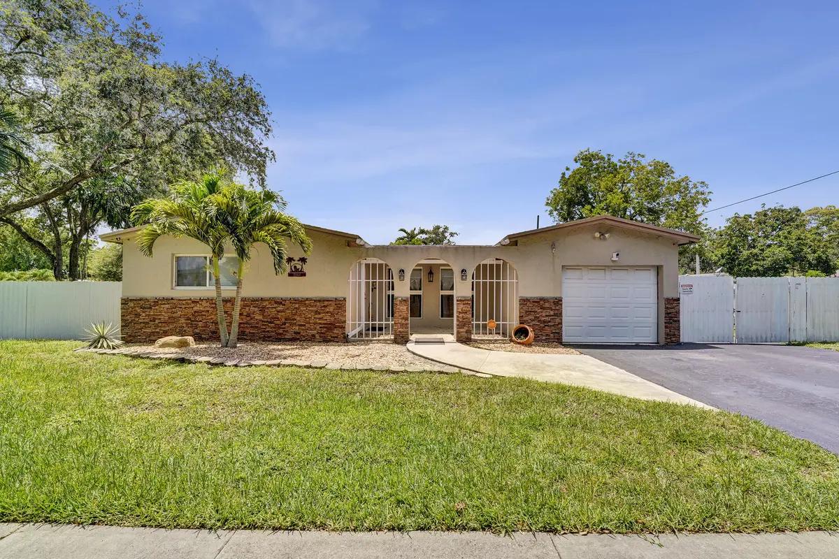 DSC01082 at 9101 SW 52nd Court, Cooper City