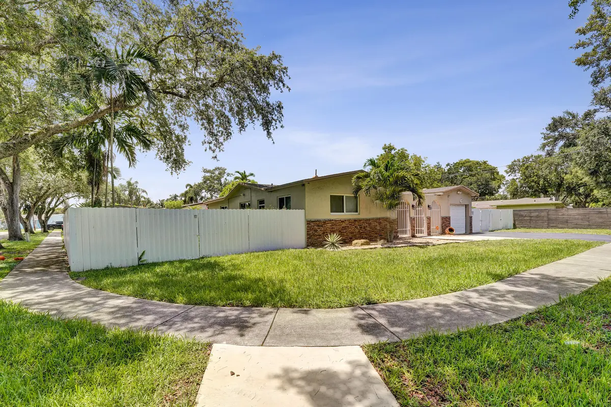 DSC01085 at 9101 SW 52nd Court, Cooper City