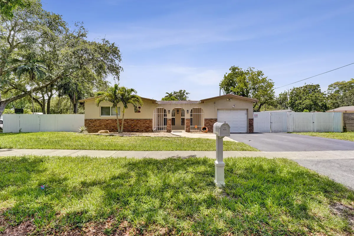 DSC01073 at 9101 SW 52nd Court, Cooper City
