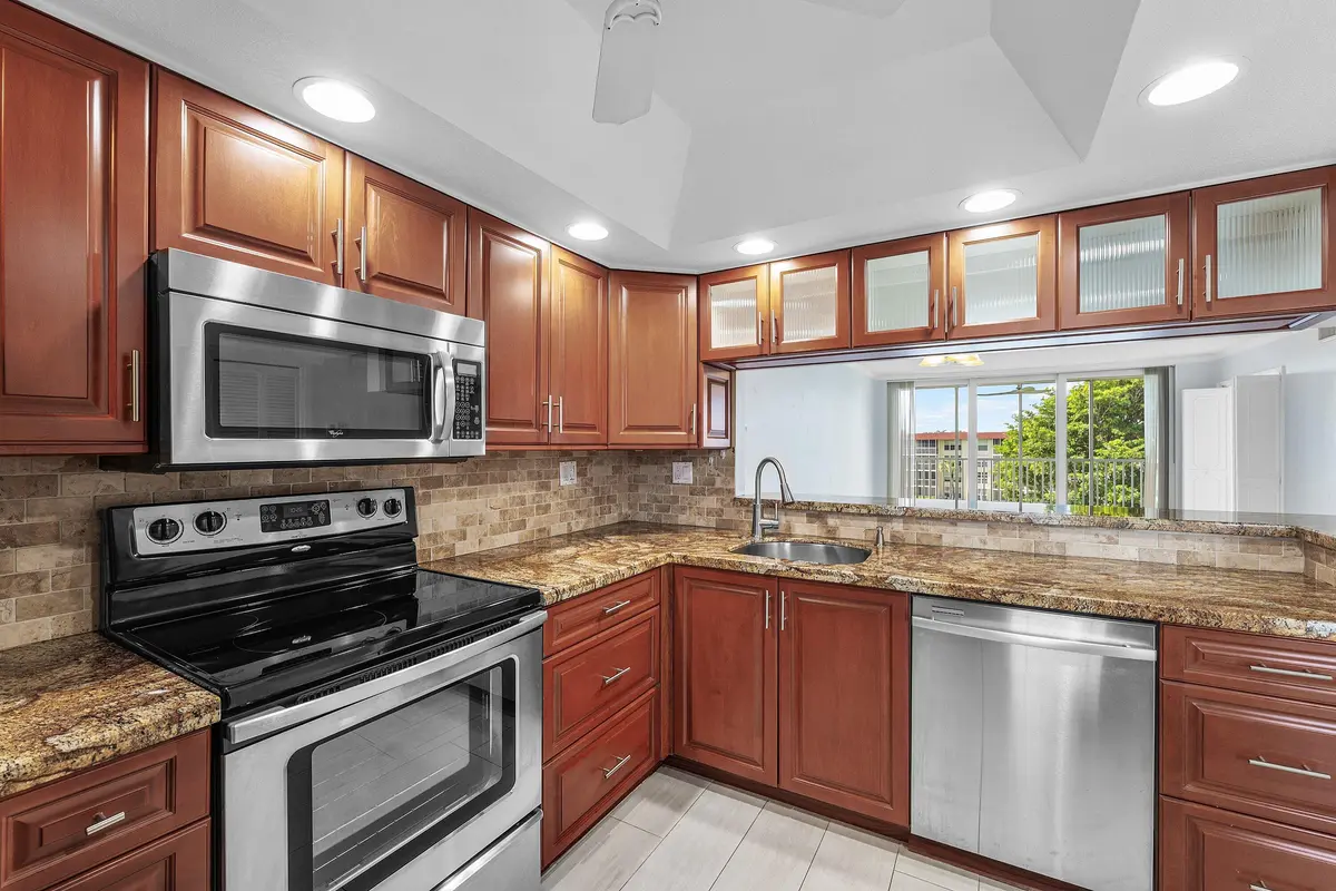 008-3150Northeast48thCourt-411-Lighthous at 3150 NE 48th Court 411, Lighthouse Point