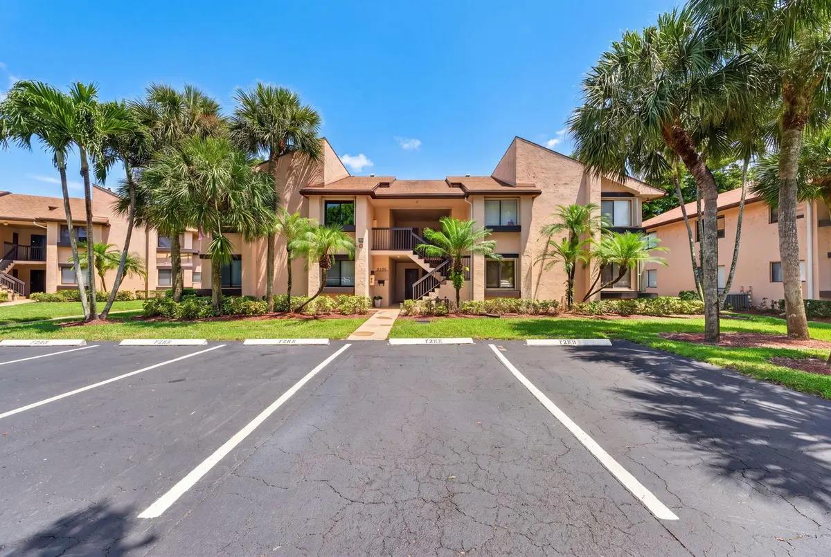 2-web-or-mls-hf_20260603_123035_0d9d5163 at 2240 SW 92nd Terrace 2402, Davie