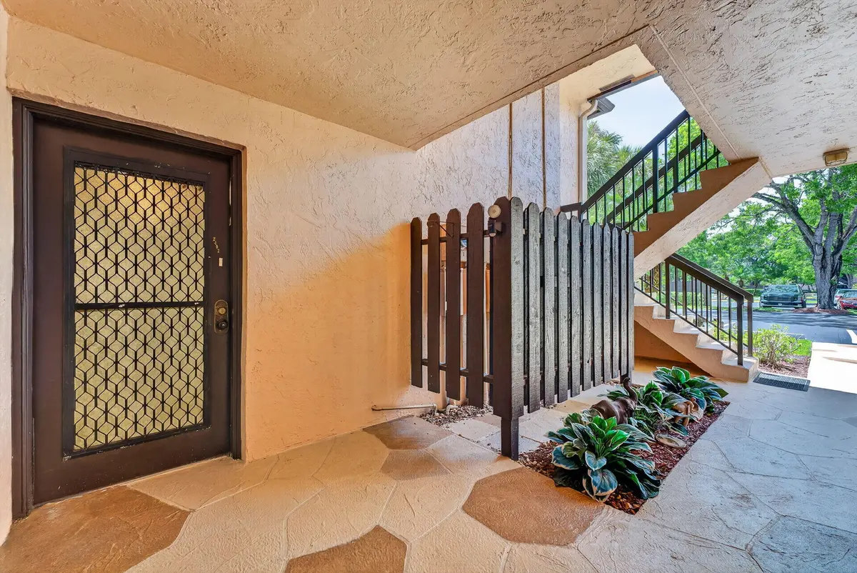 4-web-or-mls-DSC08239 at 2240 SW 92nd Terrace 2402, Davie