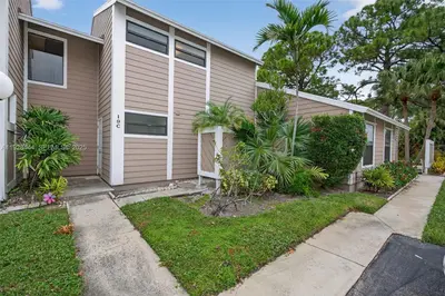707 Stonewood Court 19c, Jupiter – leased