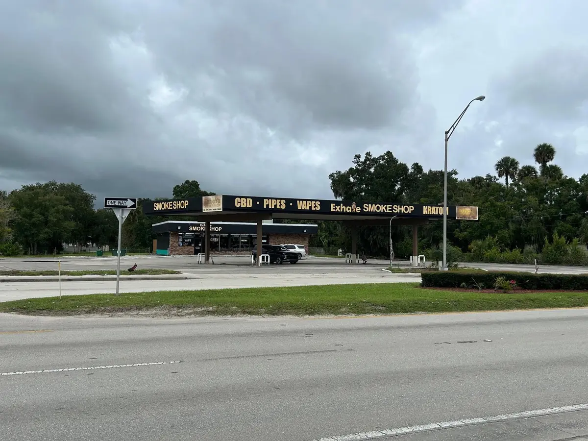 Photo 3 at 1705 S Parrott Avenue, Okeechobee