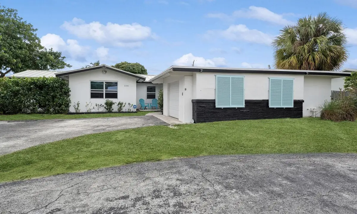 Front of house at 194 SE 27th Avenue, Boynton Beach