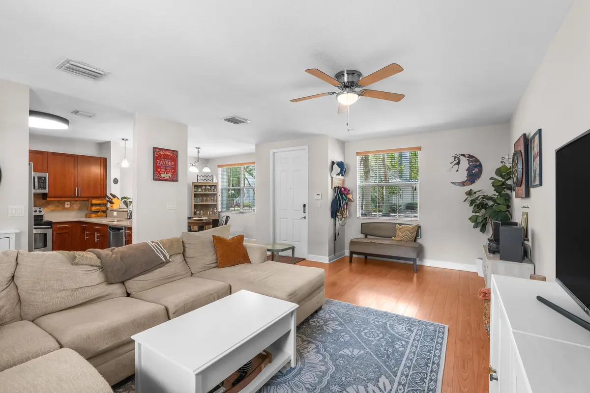 DSC01068 at 1317 SW 4th Street, Fort Lauderdale
