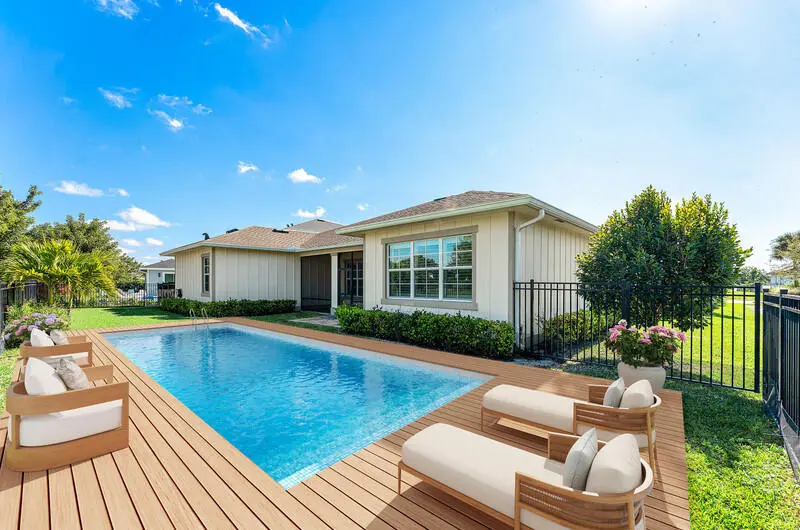 Virtually Staged at 940 Hookline Circle, Loxahatchee