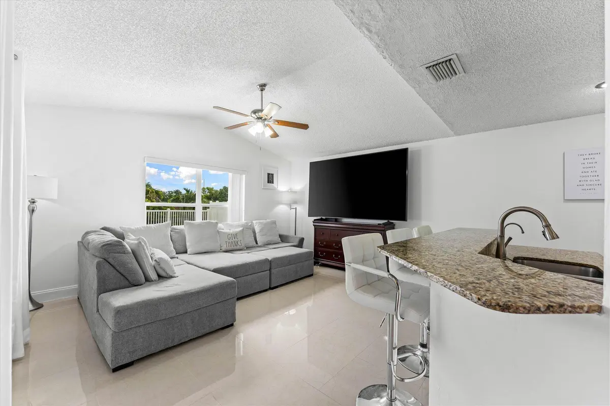 family room at 7044 Chesapeake Circle, Boynton Beach