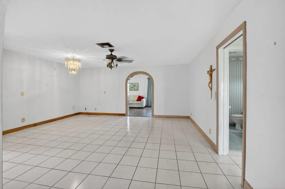 LIVING ROOM at 1370 SW 27th Place, Boynton Beach