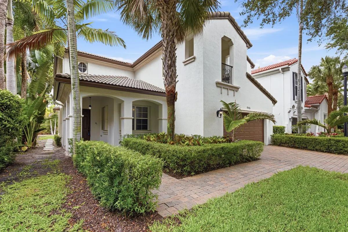 Front of Home at 946 Mill Creek Drive, Palm Beach Gardens