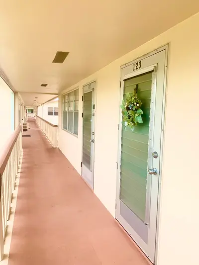 123 Canterbury E, West Palm Beach – sold