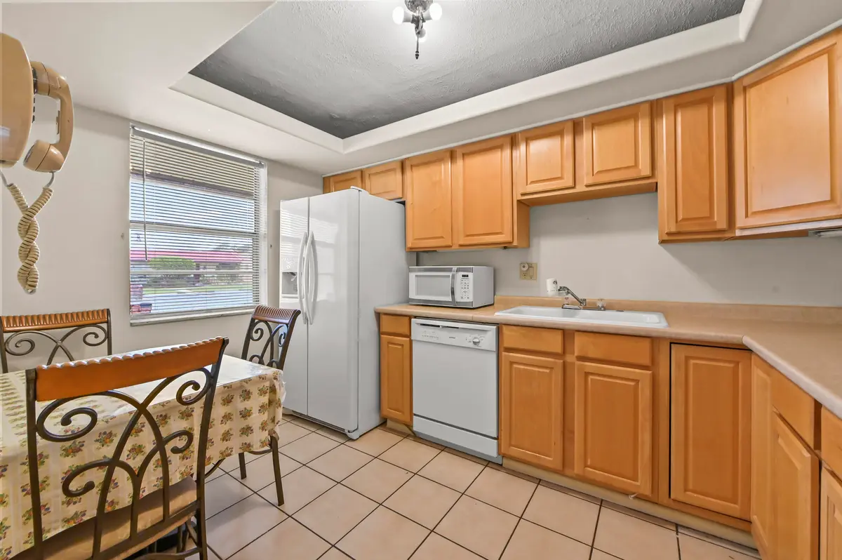05 Kitchen 01 at 109 Lake Barbara Drive, West Palm Beach