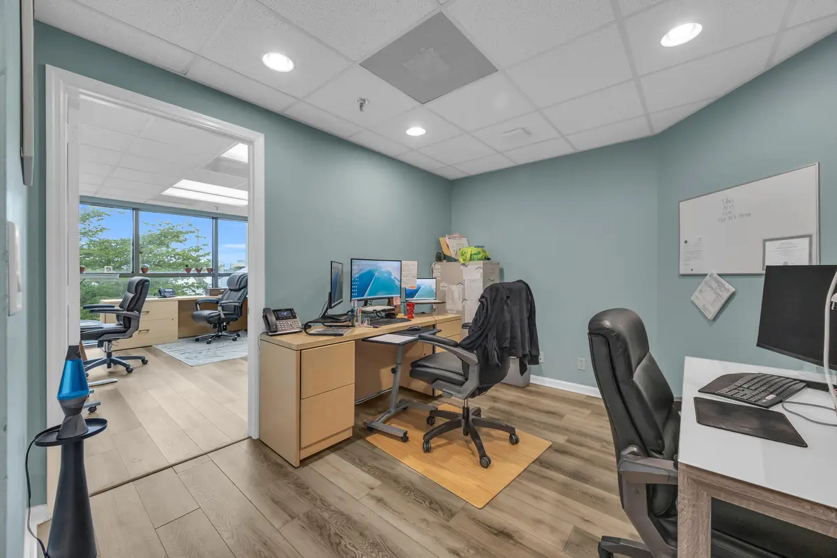 Office at 631 Us-1, North Palm Beach