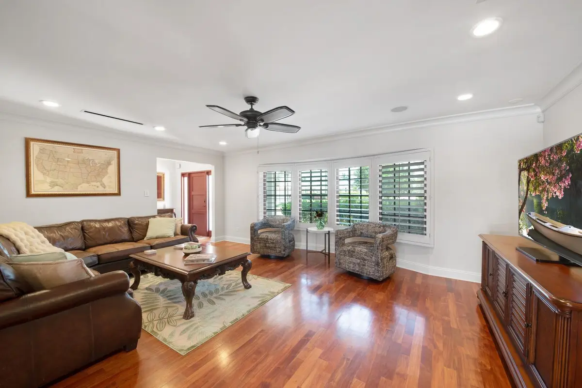 Natural Light at 4555 W Tradewinds Avenue, Lauderdale-By-The-Sea