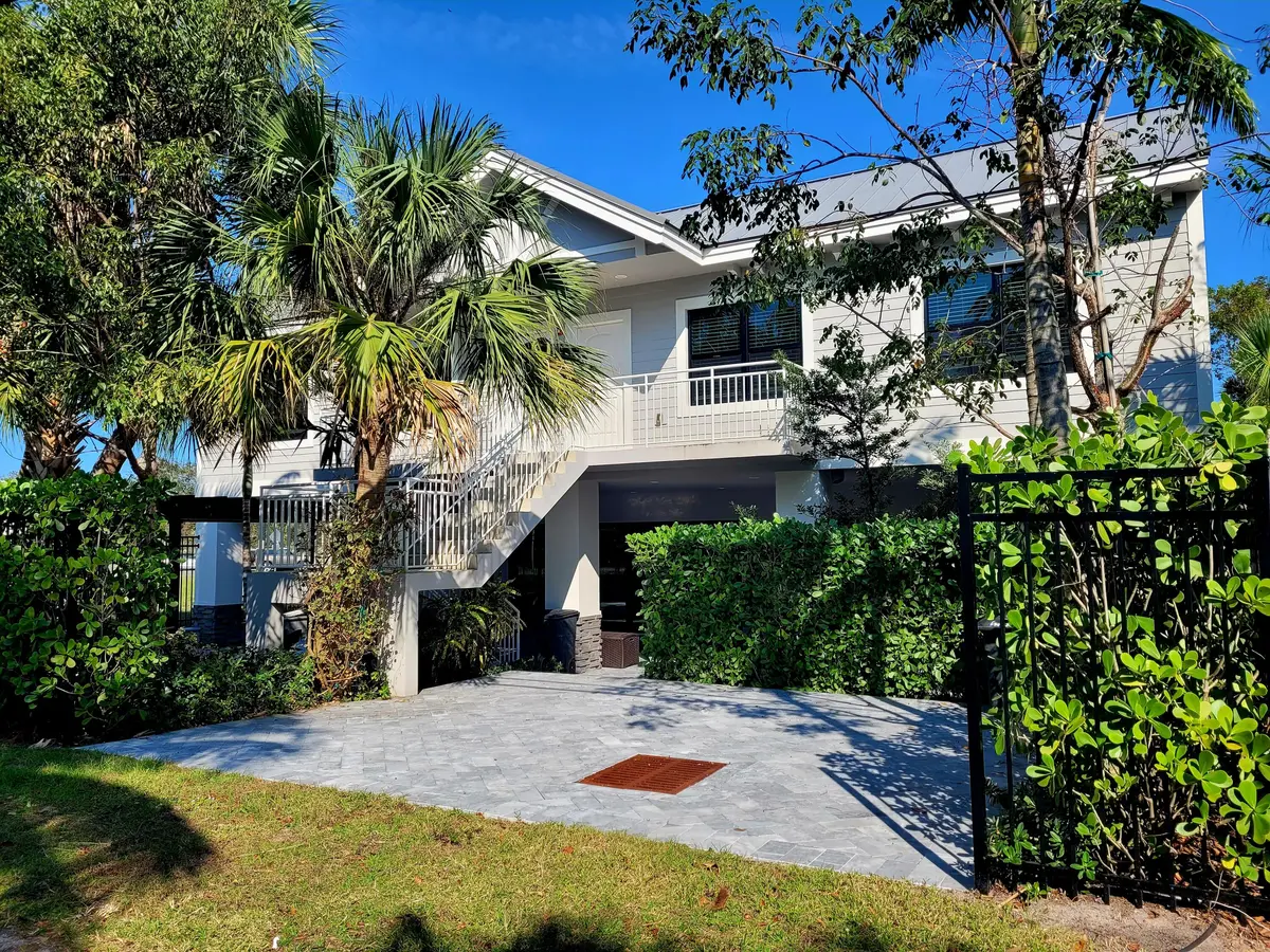 Apartment 1 at 11810 SE Dixie Highway Apt 1, Hobe Sound