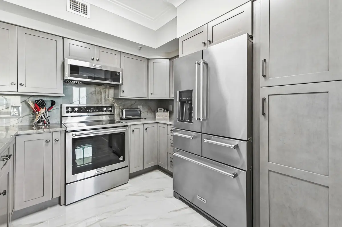 24 Kitchen 02 at 625 Casa Loma Boulevard 909, Boynton Beach