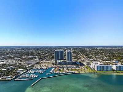 220 Lake Shore Drive 2305, Lake Park – Condominium for rent