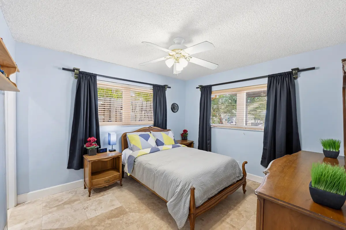 Guest Bedroom at 390 SE 12th Avenue, Pompano Beach