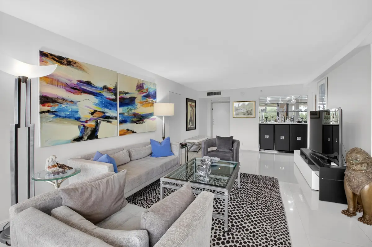 LIVING ROOM at 7738 Lakeside Boulevard 334, Boca Raton