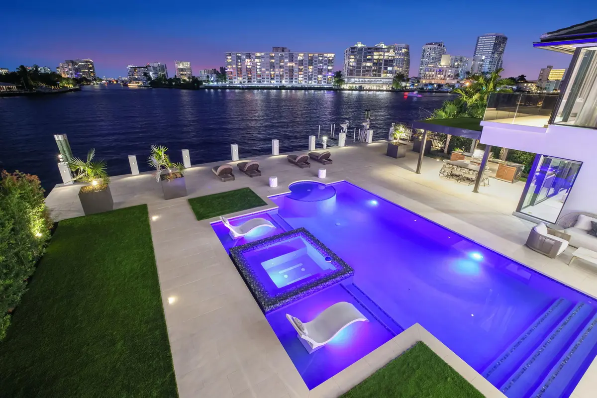 182-web-or-mls-699A8795 at 2533 Aqua Vista Boulevard, Fort Lauderdale