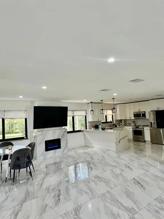 4190 SW 4th Street, Plantation, FL – photo 8