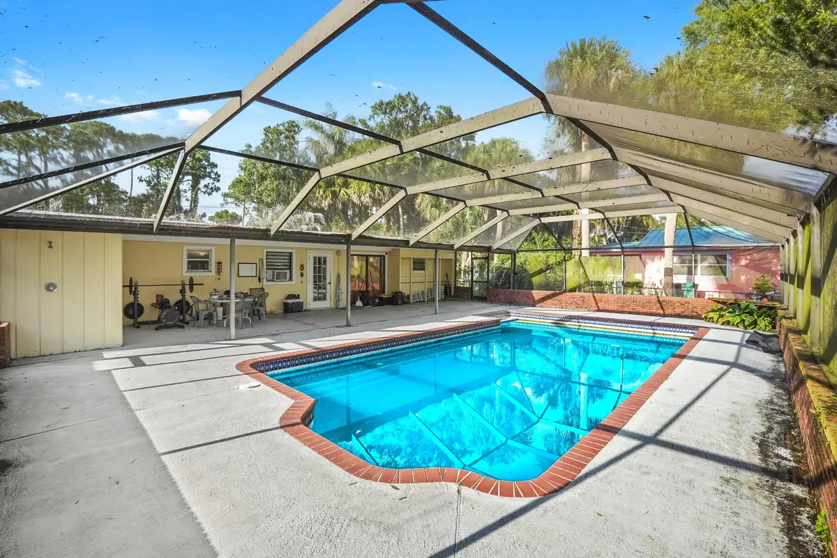 20 pool 02 at 203 E Easy Street, Fort Pierce